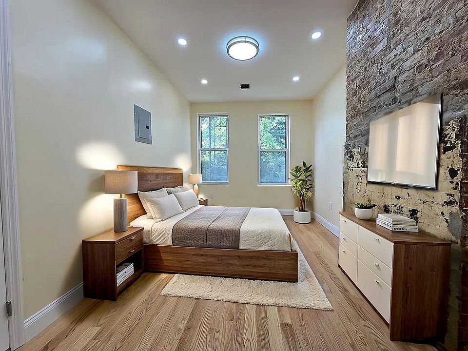 1st image of 312 Evergreen Ave #2G