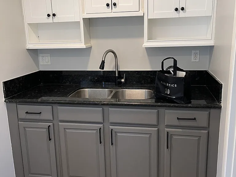 1050 Saint Louis Ave #1 — Photo 8