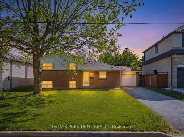2420 Edenhurst Dr, Mississauga, ON L5A 2K9