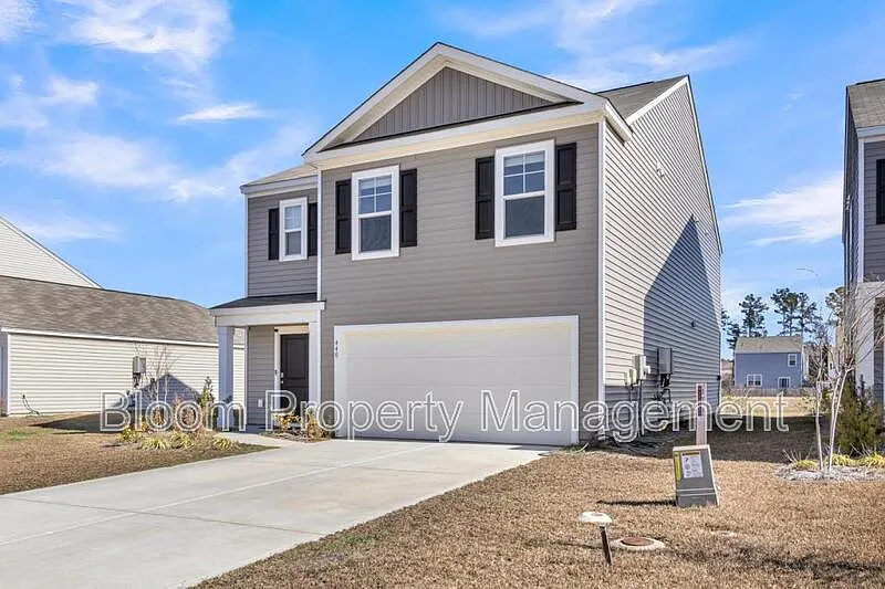 5 bed, 3.0 bath, 2361 sqft, $2,400 — Photo 2