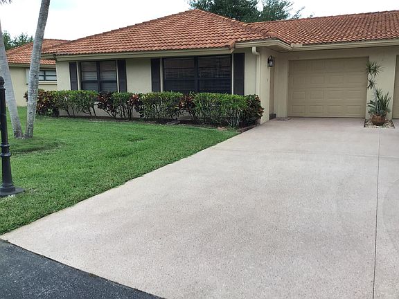 4th image of 9840 Clusia Tree Drive #A