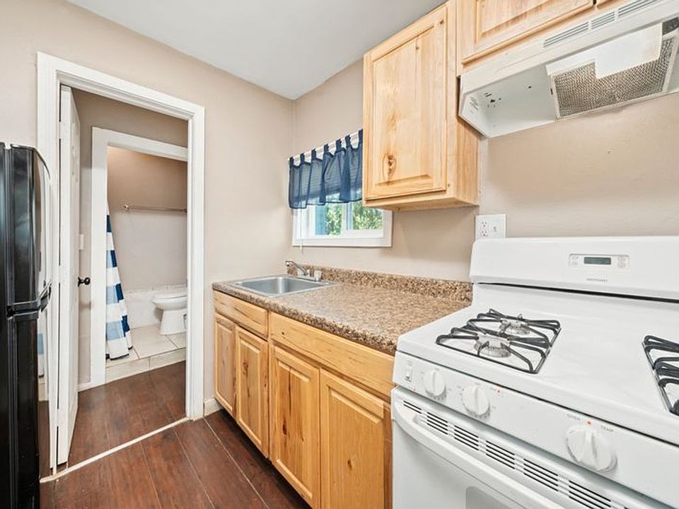1st image of 1431 Vernon St APT B