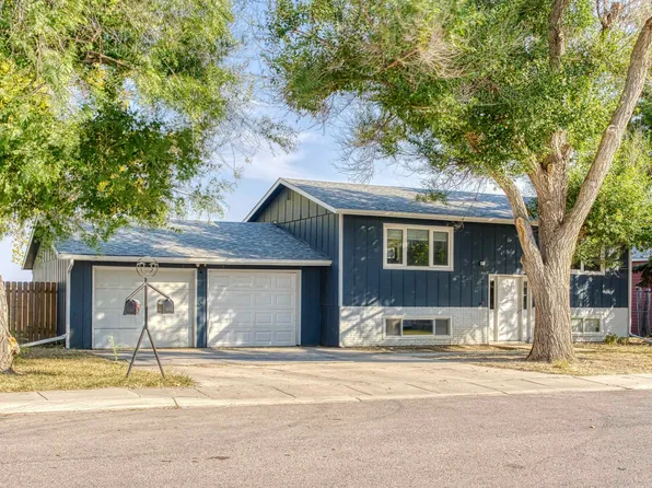 708 Apricot St, Gillette, WY 82716