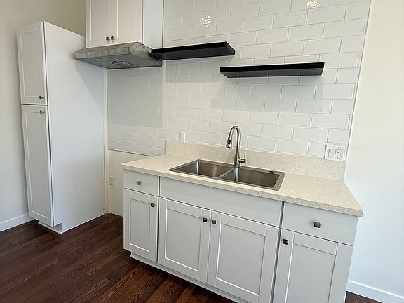 4th image of 19 Granada Ave APT 7