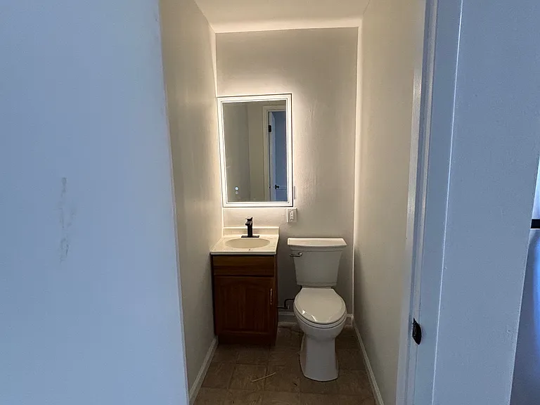 2718 Center St #D — Photo 3