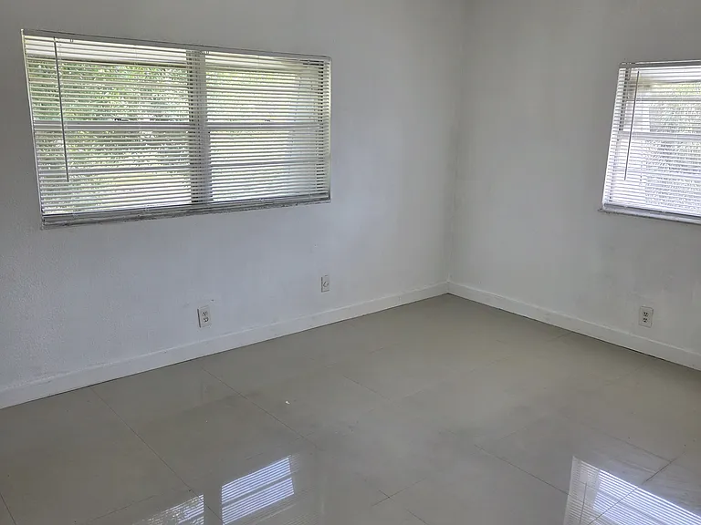 2020 NW 59th Ter #2020 — Photo 17