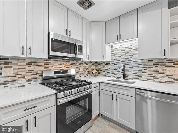 4th image of 14926 Greymont Dr