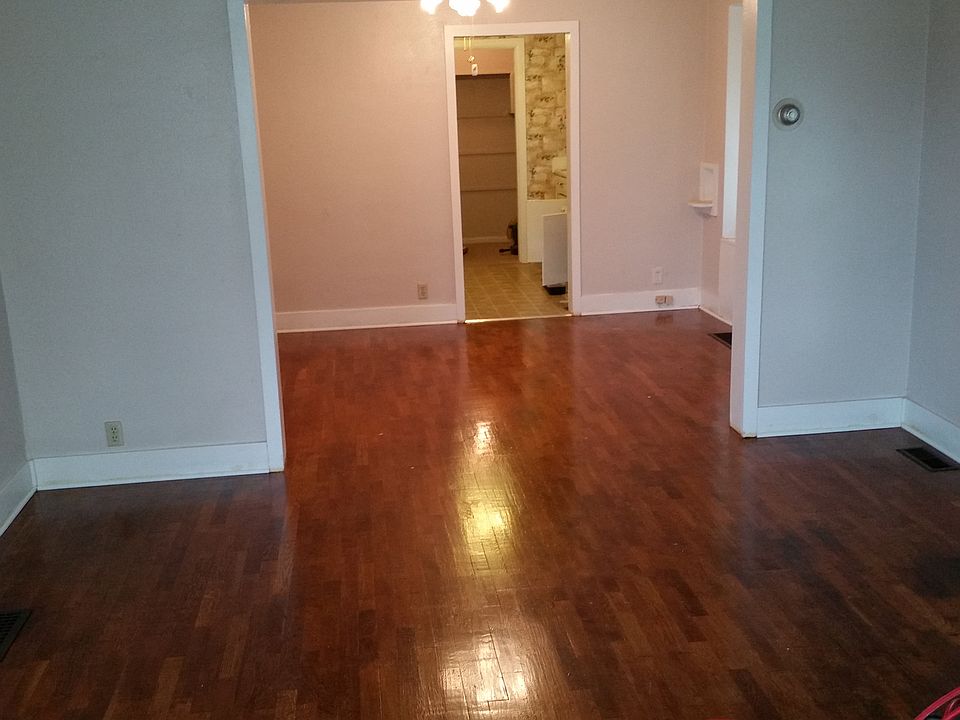 2nd image of 4102 NW Rochester Rd