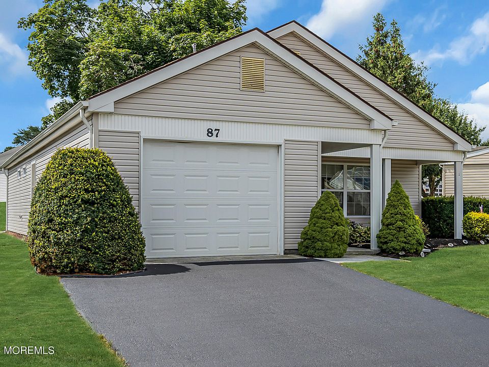 1st image of 87 Buckingham Drive N