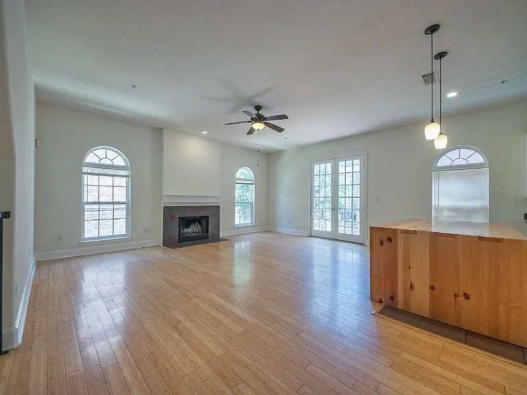 5713 Lewis St — Photo 9