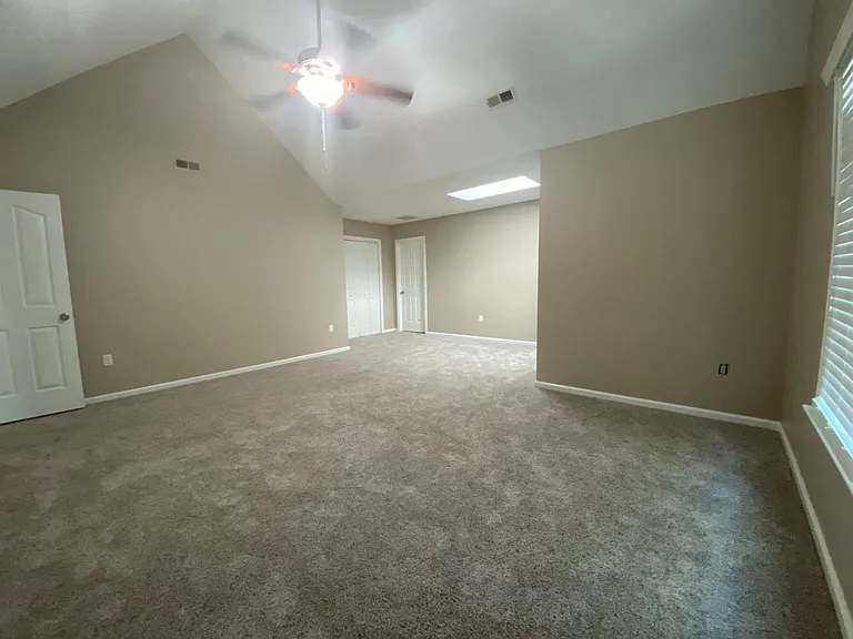 115 E Wedgwood Dr — Photo 22