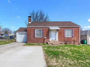 6327 Heege Rd, Saint Louis, MO 63123