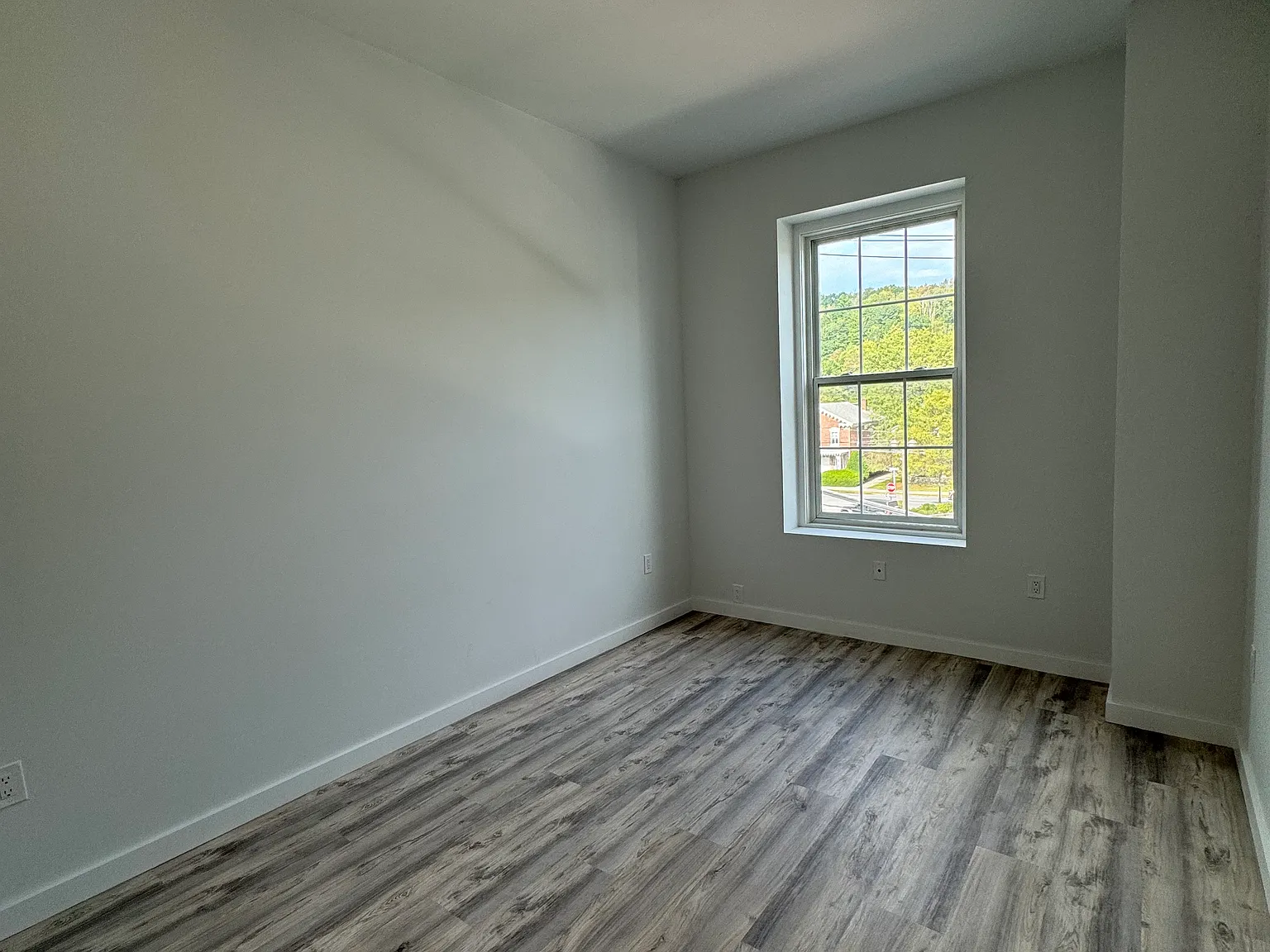 2 bed, 850 sqft, $1,700 — Photo 3