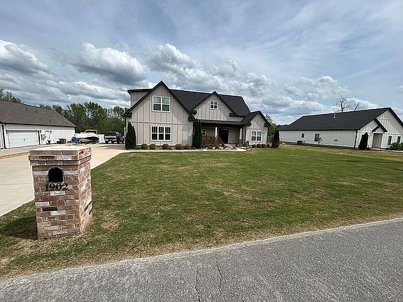 2nd image of 1902 Peach Orchard Rd NW