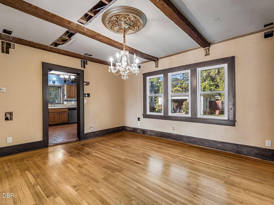 10th image of 688 Alcazar Ave
