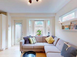 1672 E Pender St #101, Vancouver, BC