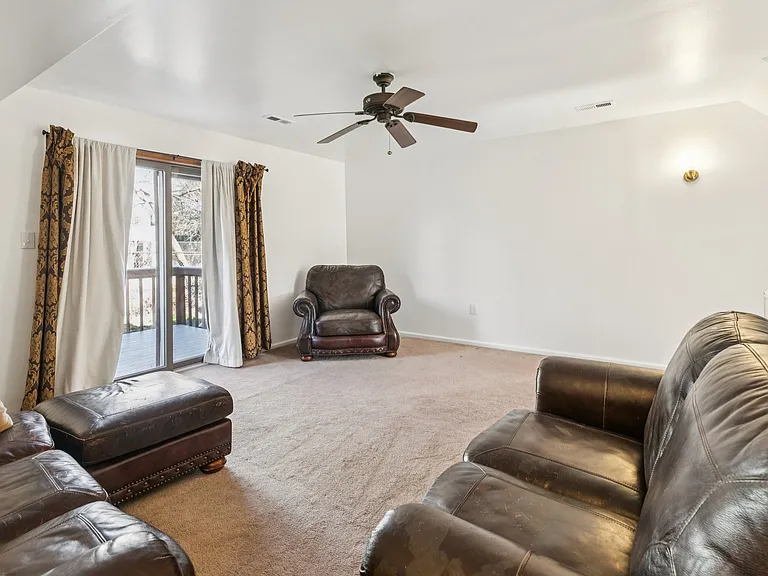 3379 Frederick St — Photo 6