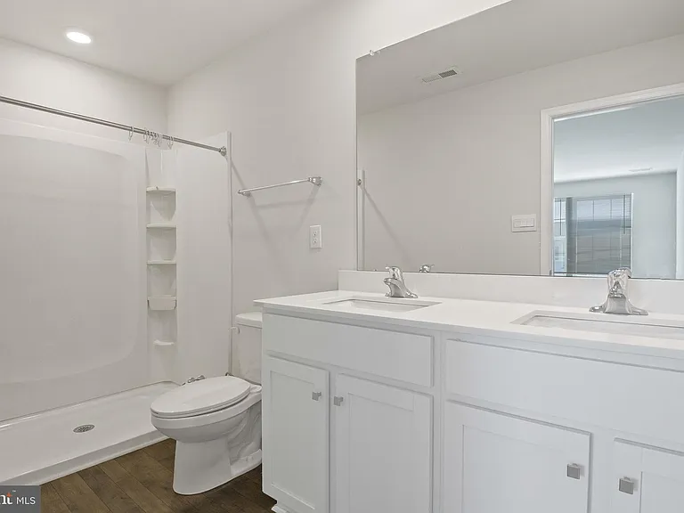 37 Arlotta St #37 — Photo 16