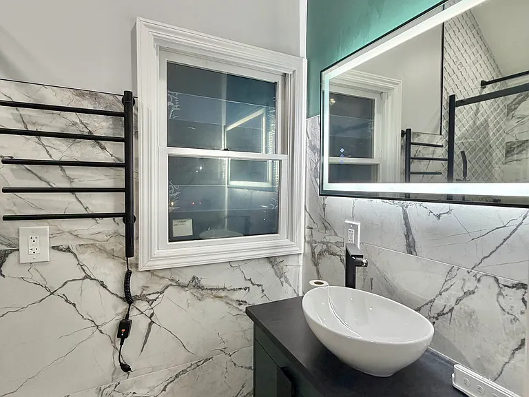 290 Woodbury Rd — Photo 4