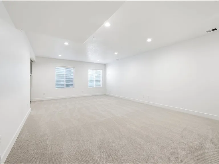 1681 S 1110 E — Photo 15