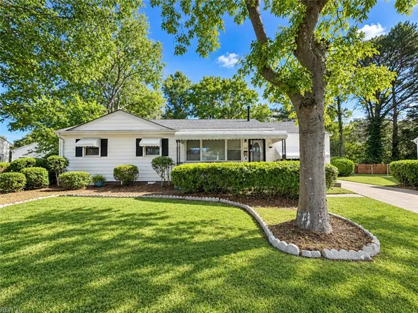 8238 Driftwood Dr, Norfolk, VA 23518