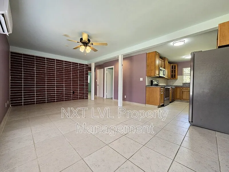 3 bed, 1.0 bath, 1000 sqft, $1,695 — Photo 4
