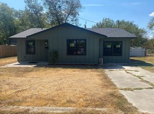 1105 9th St, Brownwood, TX 76801