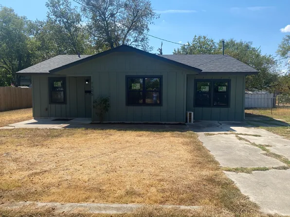 1105 9th St, Brownwood, TX 76801