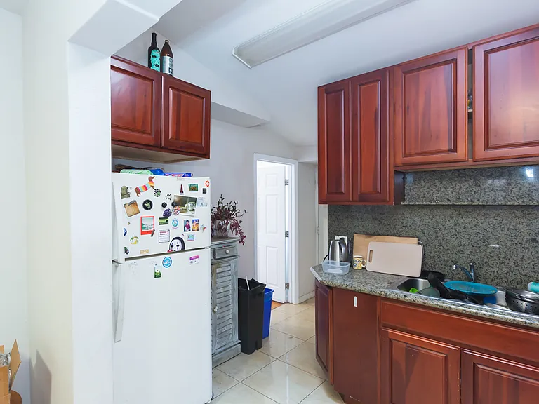 322 Lisbon St #1C — Photo 4