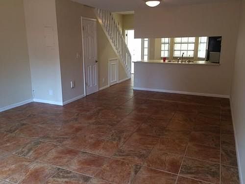 4th image of 1321 Bayview Dr APT 4