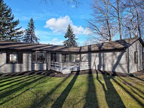 3rd image of 5835 Oriole Ct