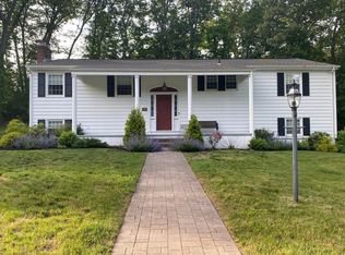 59 Crestridge Dr, East Greenwich, RI 02818