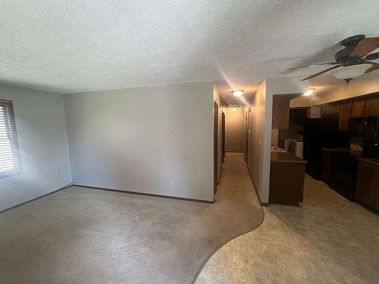 3027 W Capital Ave #33 — Photo 22