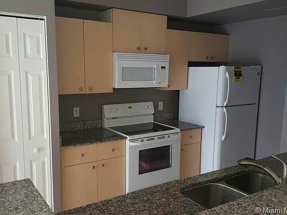 5th image of 2478 Centergate Dr APT 103