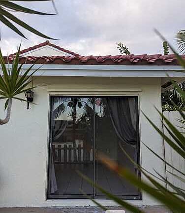 3rd image of 2711 San Remo Cir #2711