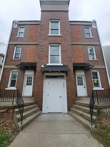 225 Park Avenue Photo 1