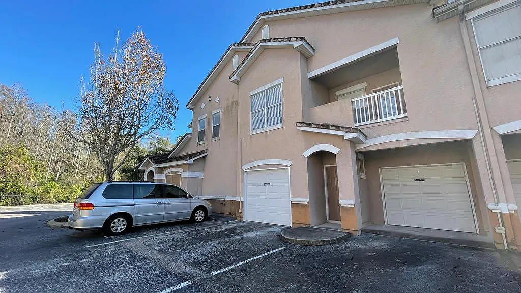 1 bed, 951 sqft, $1,650 — Photo 2
