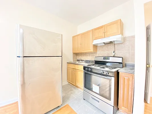 Rented by Bohemia Realty Group | media 10