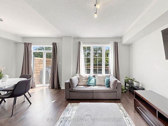 3rd image of 11 Keenlyside Ln