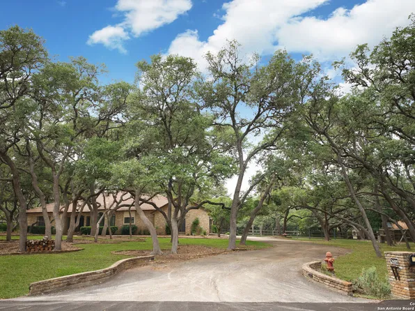 26009 Oak Nest Ln, San Antonio, TX 78255