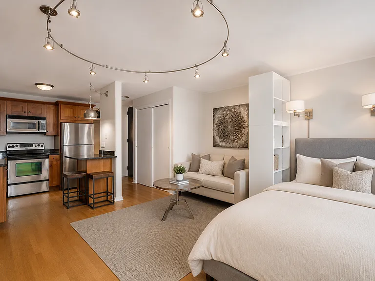 1030 N State St #28M — Photo 6