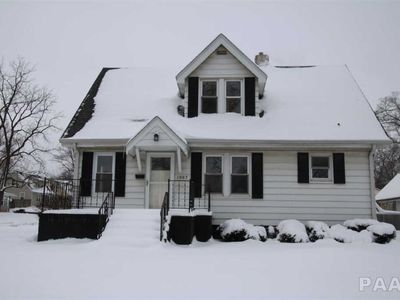 1007 S 10th St, Pekin, IL, 61554