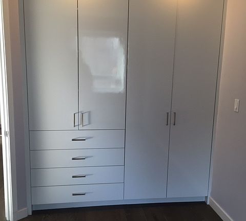 5th image of 240 E 47th St APT 17F