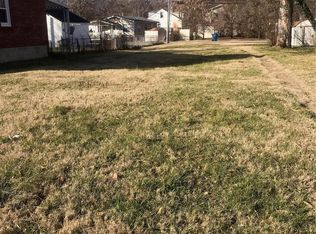 2013 N 3rd St, Saint Charles, MO 63301