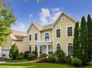 22 Eagle Ct, White Plains, NY 10605
