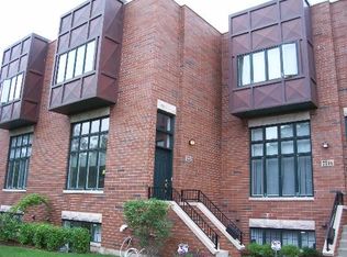 7742 Lincoln Ave, Skokie, IL
