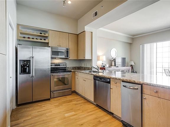 5th image of 3225 Turtle Creek Blvd APT 1536