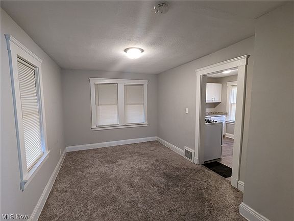 3rd image of 18519 Pawnee Ave
