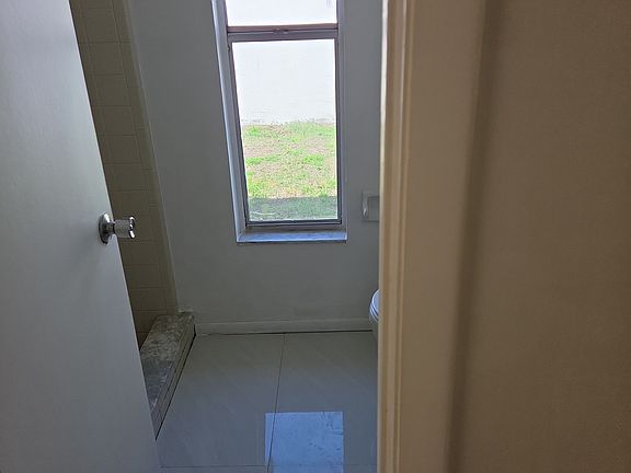 4th image of 4865 Warrior Ln