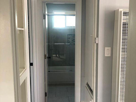 4th image of 543 W 99th St